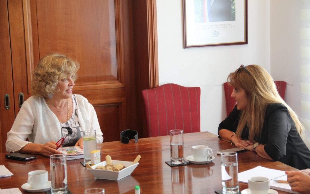Presidenta del CNTV se reúne con Subsecretaria de Telecomunicaciones por «Must Carry»
